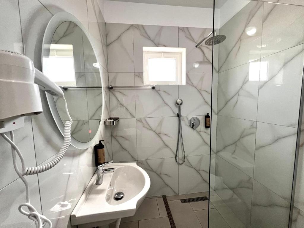 olia residence,tirane